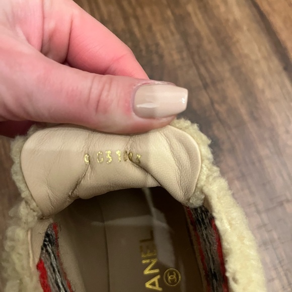 CHANEL Booties with Sheepskin 37.5 - Picture 5 of 8